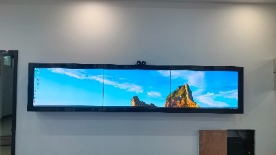 智慧校園再升級！中億睿科技為武漢交通職業學院打造55寸3×3觸摸拼接屏展示墻